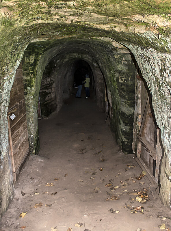 Одна из рукотворных пещер - Регина 