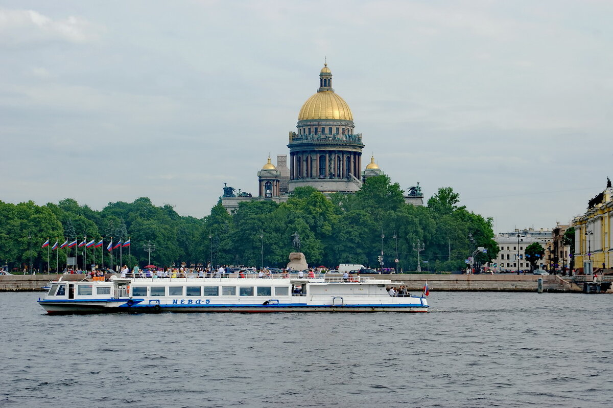 Нева-5 на Неве - Александр Чеботарь