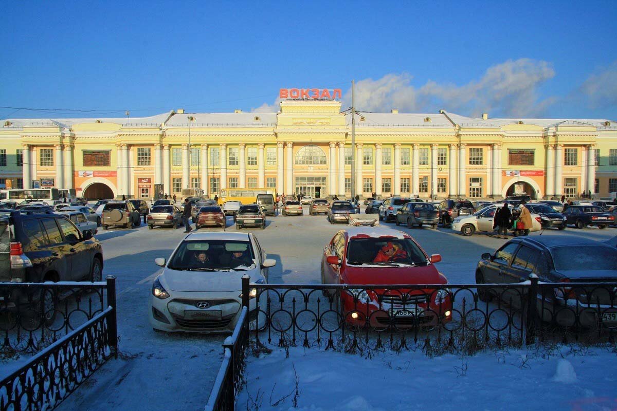 Площадь у вокзала в Екатеринбурге! - Владимир 