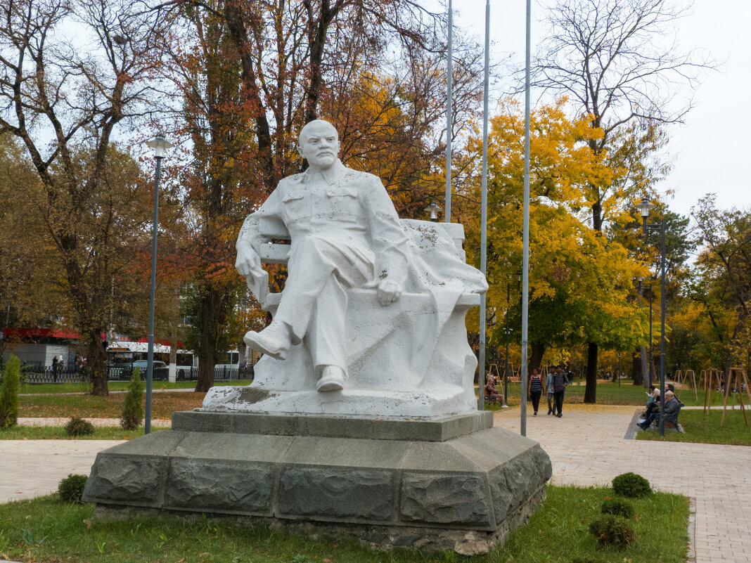 Памятник  В И Ленину - Валентин Семчишин