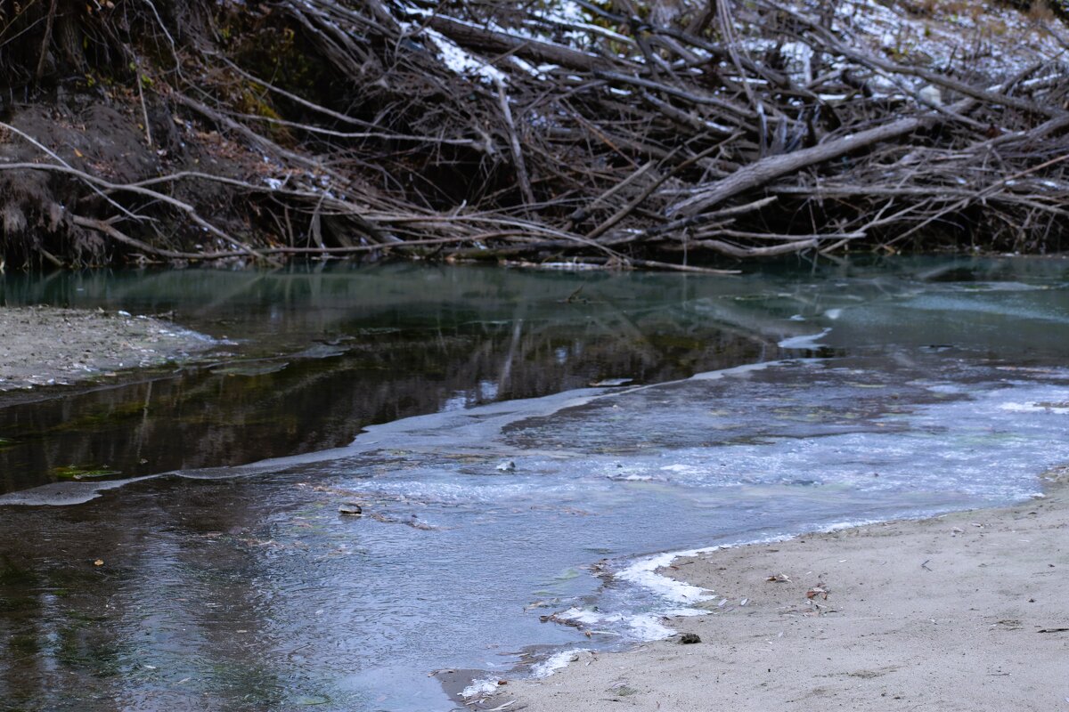 Река еще не спряталась под лед - Валентина 