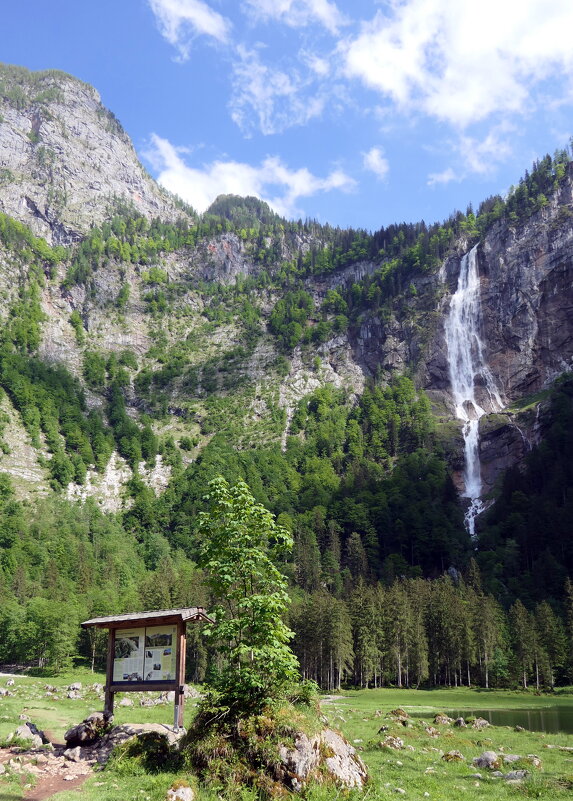 Schanau-Königssee vorbei gefaren. Wasserfall St-Bartholomä - "The Natural World" Александер