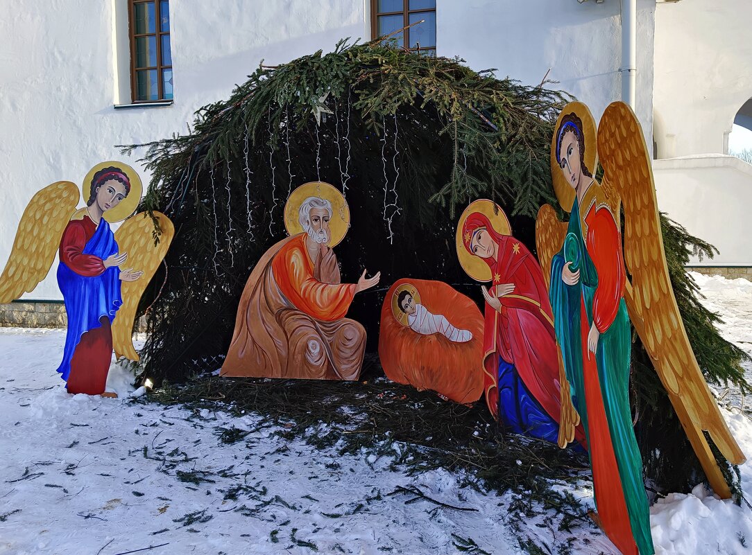 "С Рождеством Христовым! С Рождеством! Пусть приходит праздник в каждый дом!" - Мария Васильева