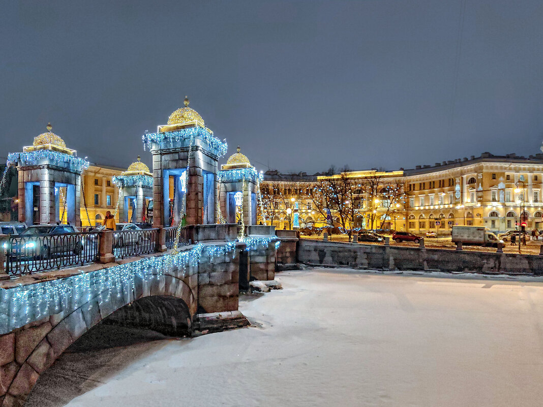 Площадь Ломоносова в праздничной иллюминации - Стальбаум Юрий 