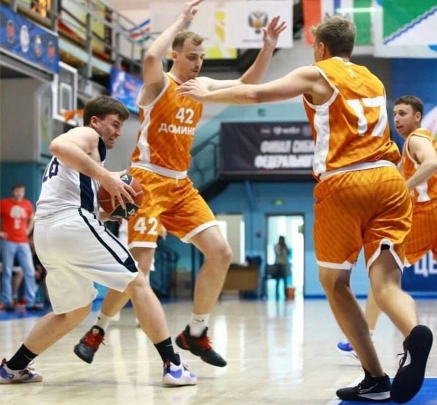 Баскетбол,атака - Андрей Хлопонин