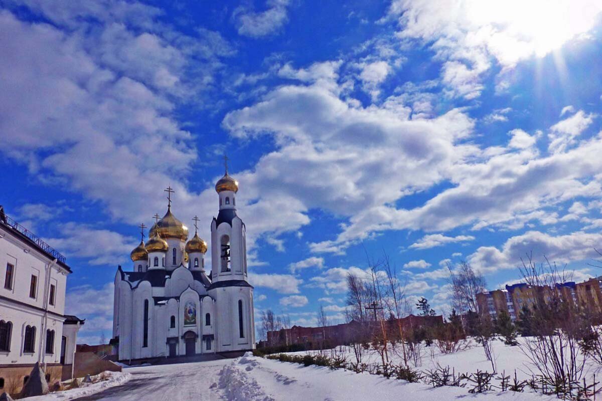 Весенний Свято-Духов храм в Нефтеюганске. - Владимир 