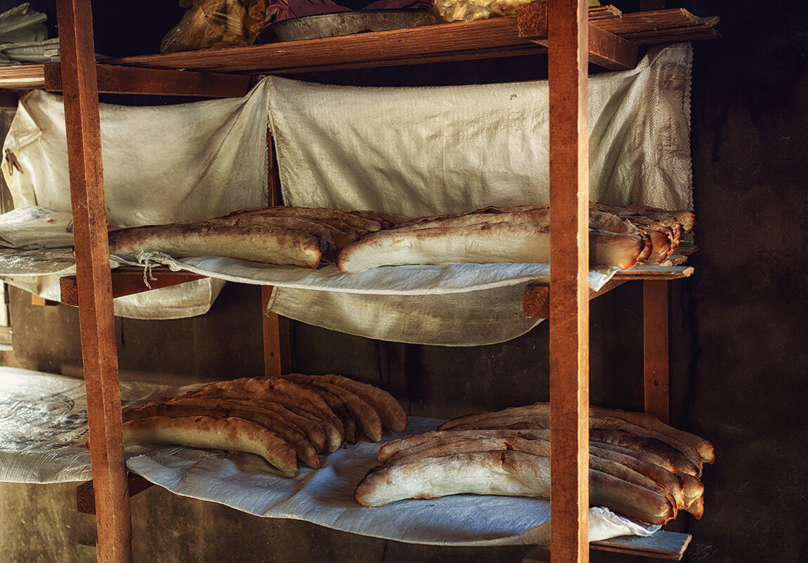 Название для грузинского хлеба — пури, хотя тоне, шоти, лаваш - его разновидности. - Лилия .