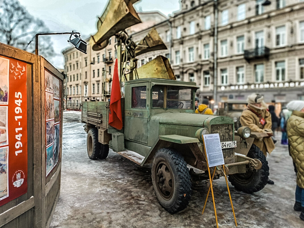 Агитационный ЗИС-5 с мощной радиорупорной установкой - Стальбаум Юрий 