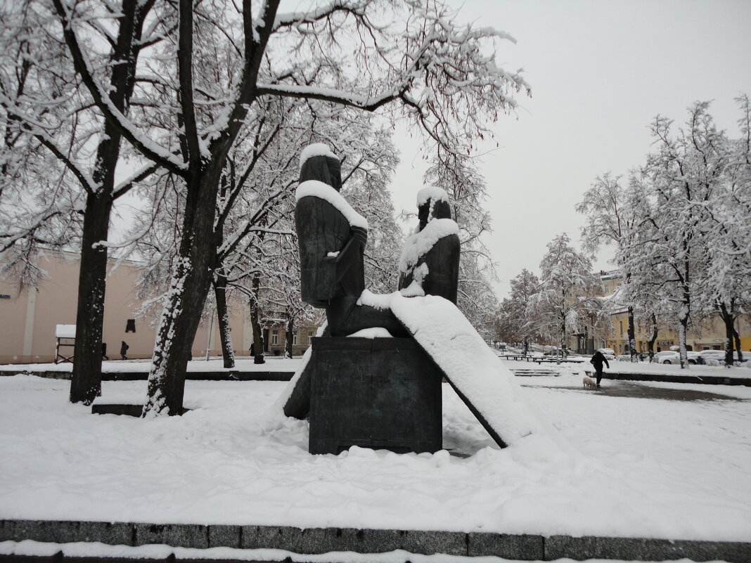 Сон в зимнем парке - zoia borisenkova