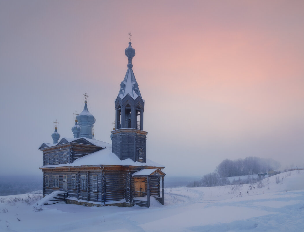Утром у церкви - Дмитрий Шишкин
