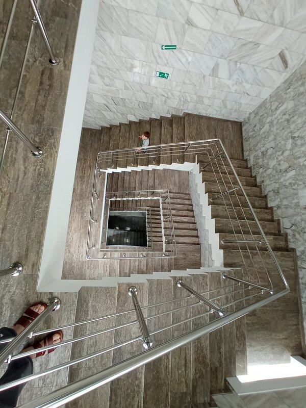 Вверх по лестнице, ведущей вниз - Павел Трунцев