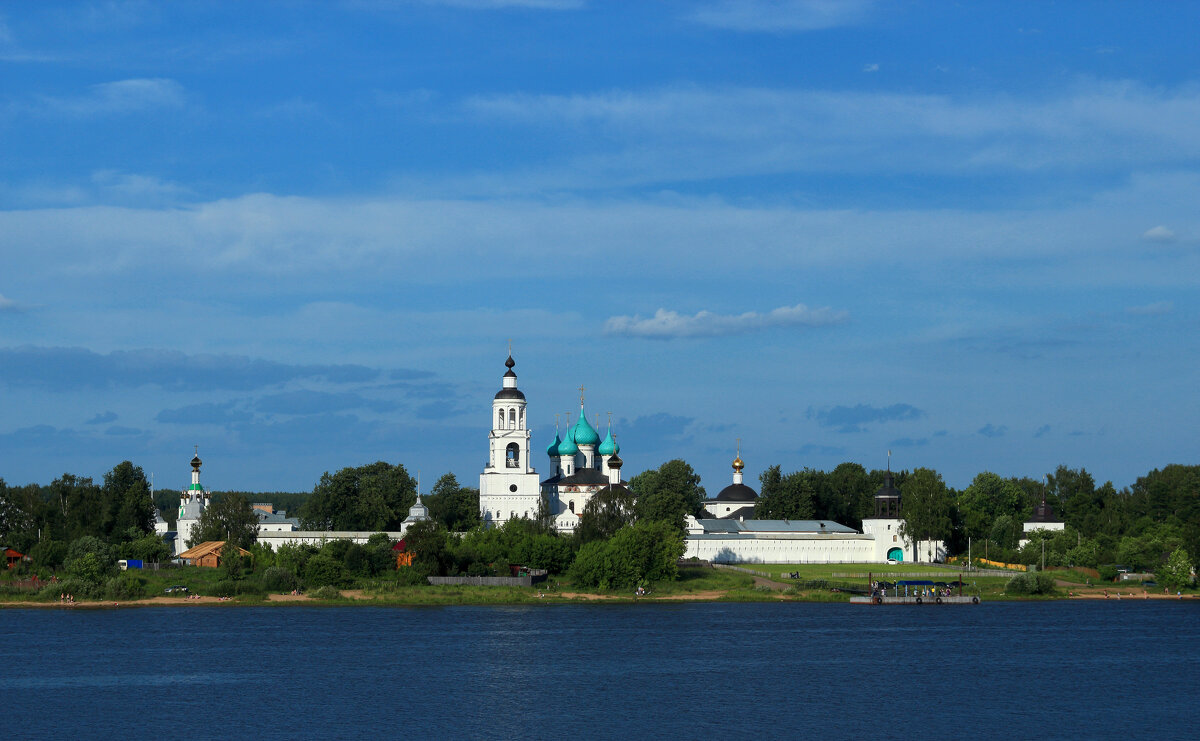 Толгский монастырь. Вид с другого берега Волги - Oleg S