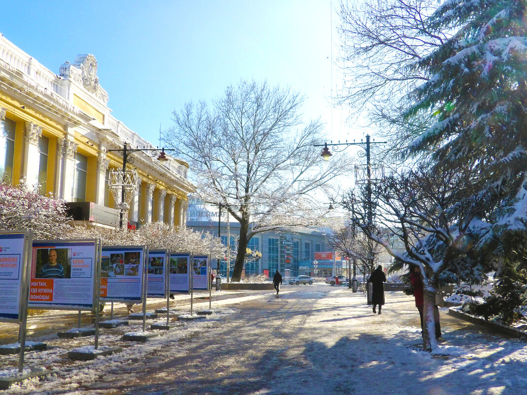 Улица Карла Маркса в снегу - Валентин Семчишин