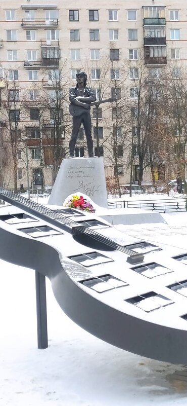 Памятник Викору Цою на пр. Ветеранов. - Ольга 