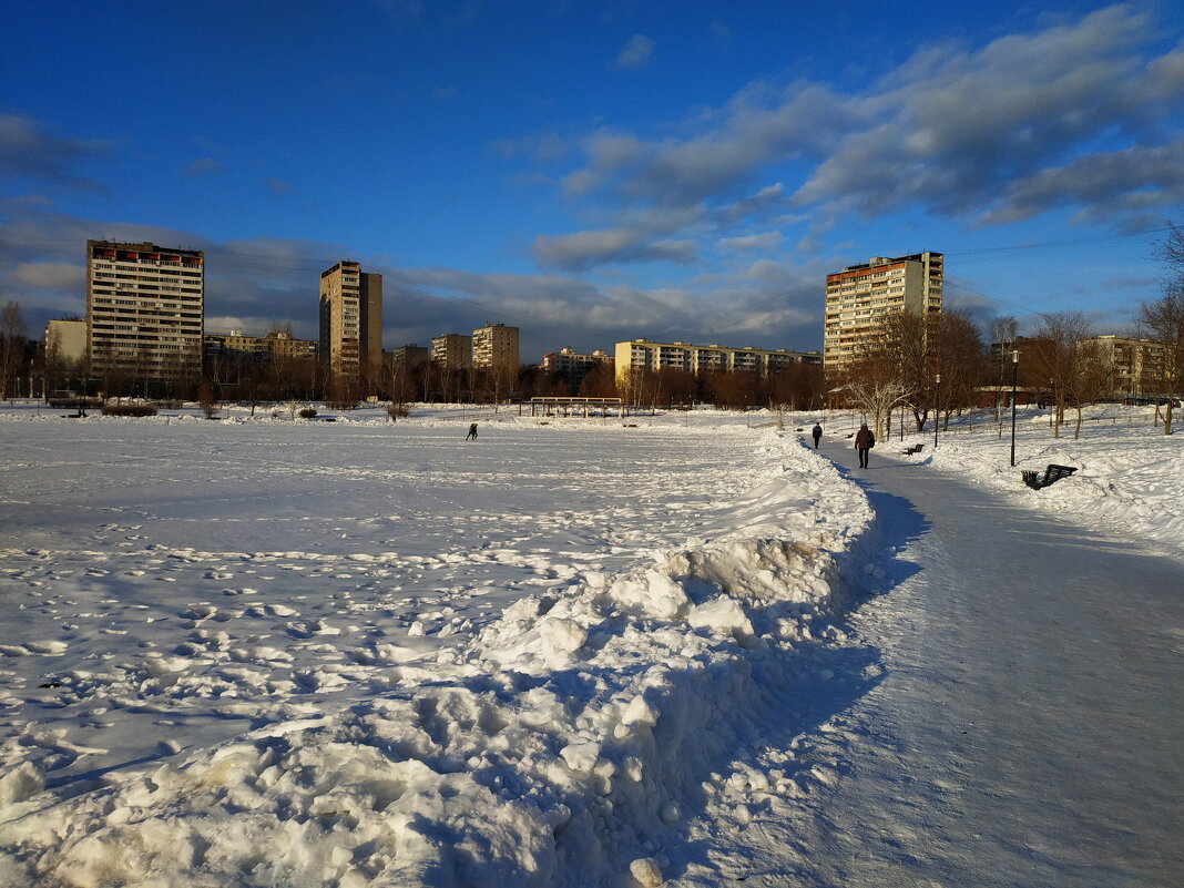 Март в городе - Андрей Лукьянов