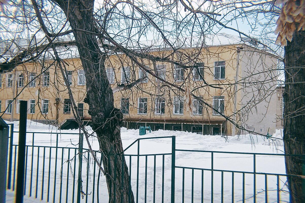Школа рядом с домом. - Игорь Солдаткин
