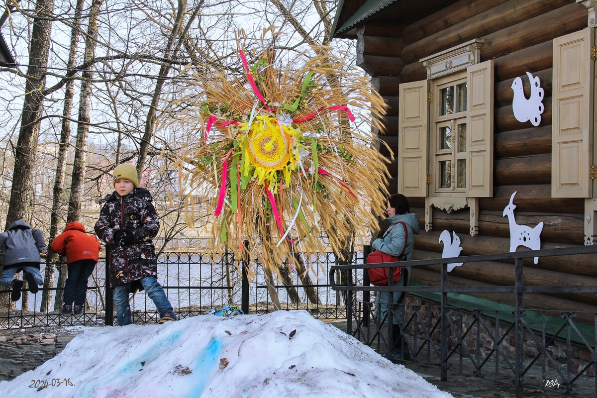 *** - Роланд Дубровский