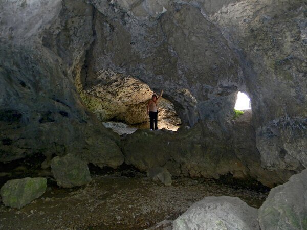 В пещере - Вера Щукина
