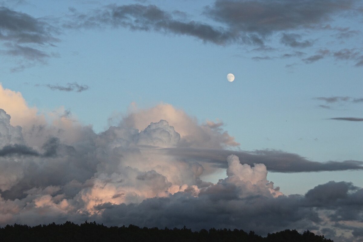 ...про луну...и облака... - Александр Герасенков