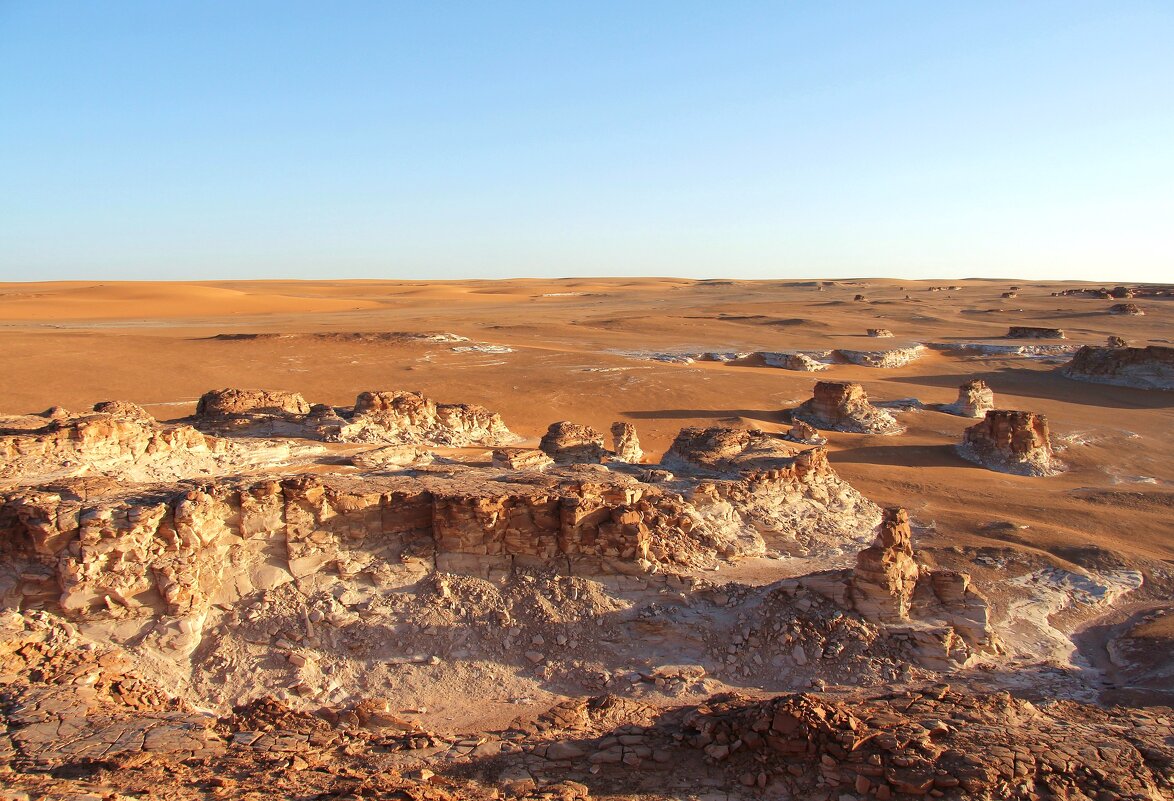 Скалистый кусочек пустыни Сахара. - unix (Илья Утропов)