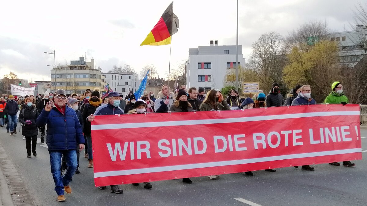 Wie sind die ROTE LINIE - "The Natural World" Александер