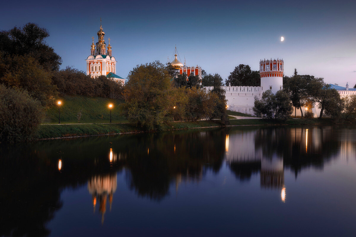 Вечерний вид на Новодевичий монастырь - Валерий Вождаев