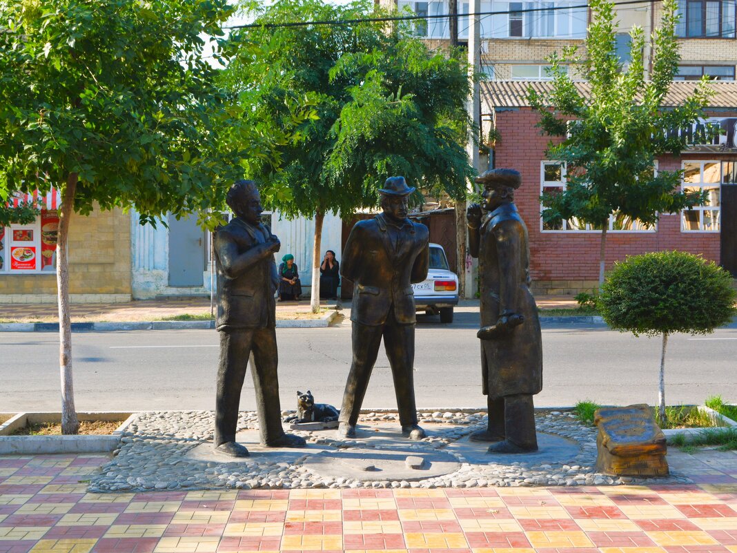 Дербент. Памятник горожанам Дербента. - Пётр Чернега