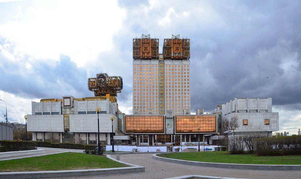 Российская академия наук  (панорама из 2-х кадров) - Oleg4618 Шутченко