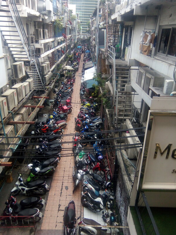 Парковка в Бангкоке - Александр 