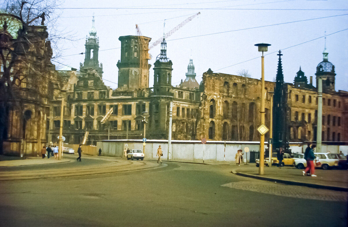 Дрезден. Напоминание об англоамериканских бомбандировках - Evgen Любитель