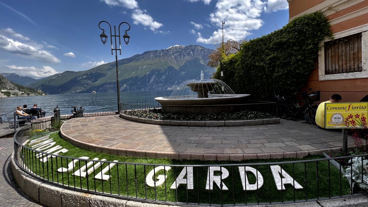 -Италия SüdTirol Gärten von Schloss Trauttmansdorf in Meran Übersich. - "The Natural World" Александер