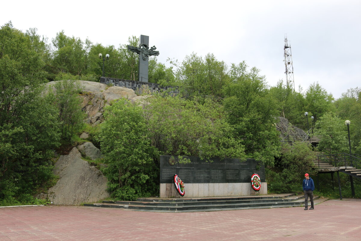 Памятник подводной лодке "Комсомолец" - Ольга 