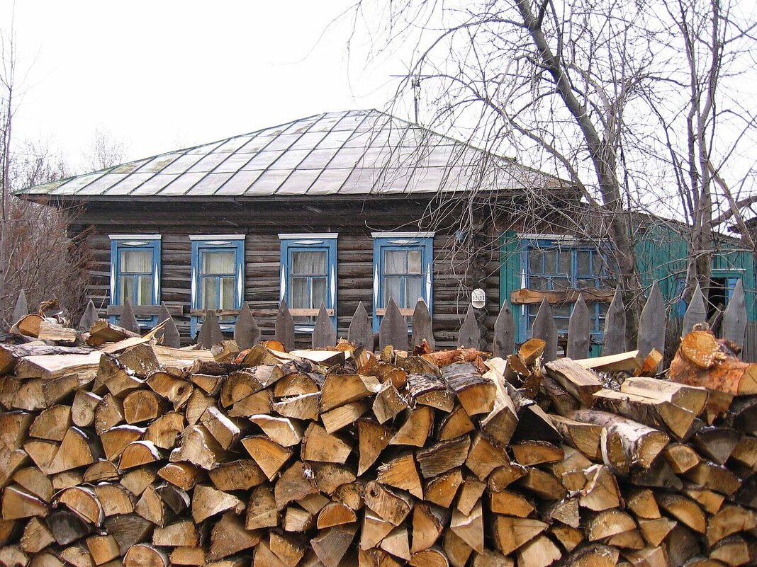 Май...Дом с поленницей березовых дров! - Владимир 