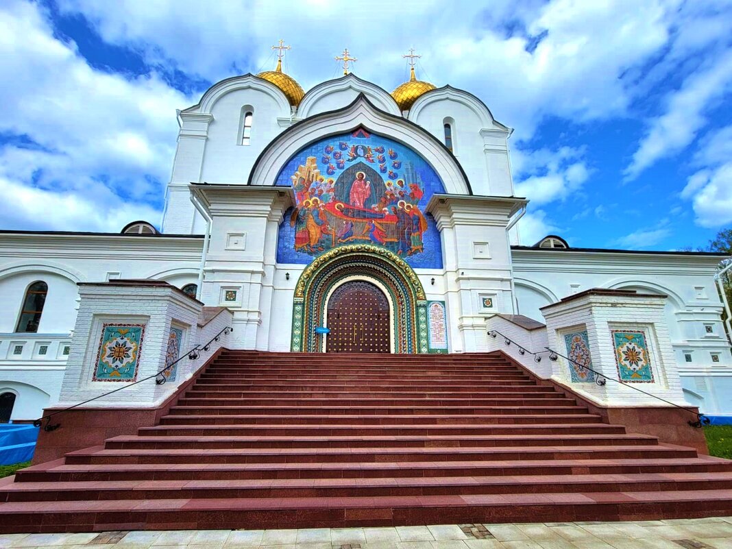 вход в собор - Владимир 