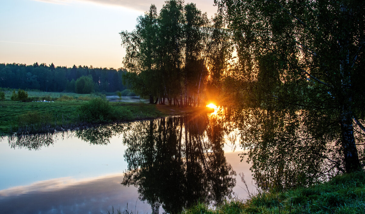 Отражение солнца в воде. - Владимир Безбородов