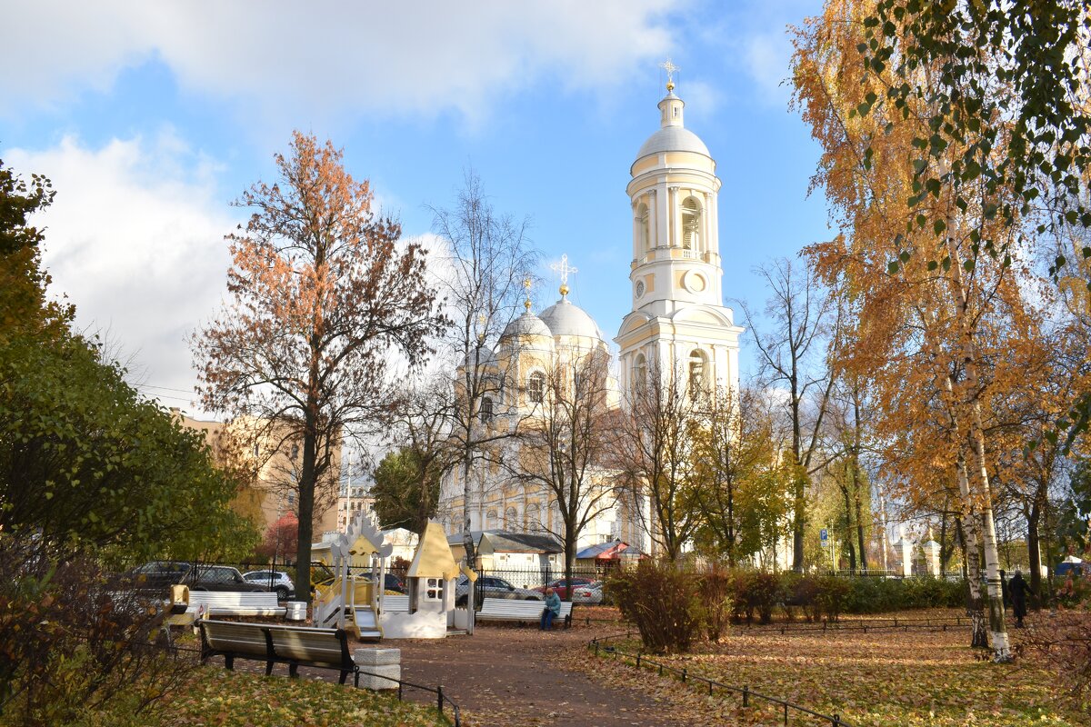 Ранняя осень у метро Спортивная - Павел Карнаухов