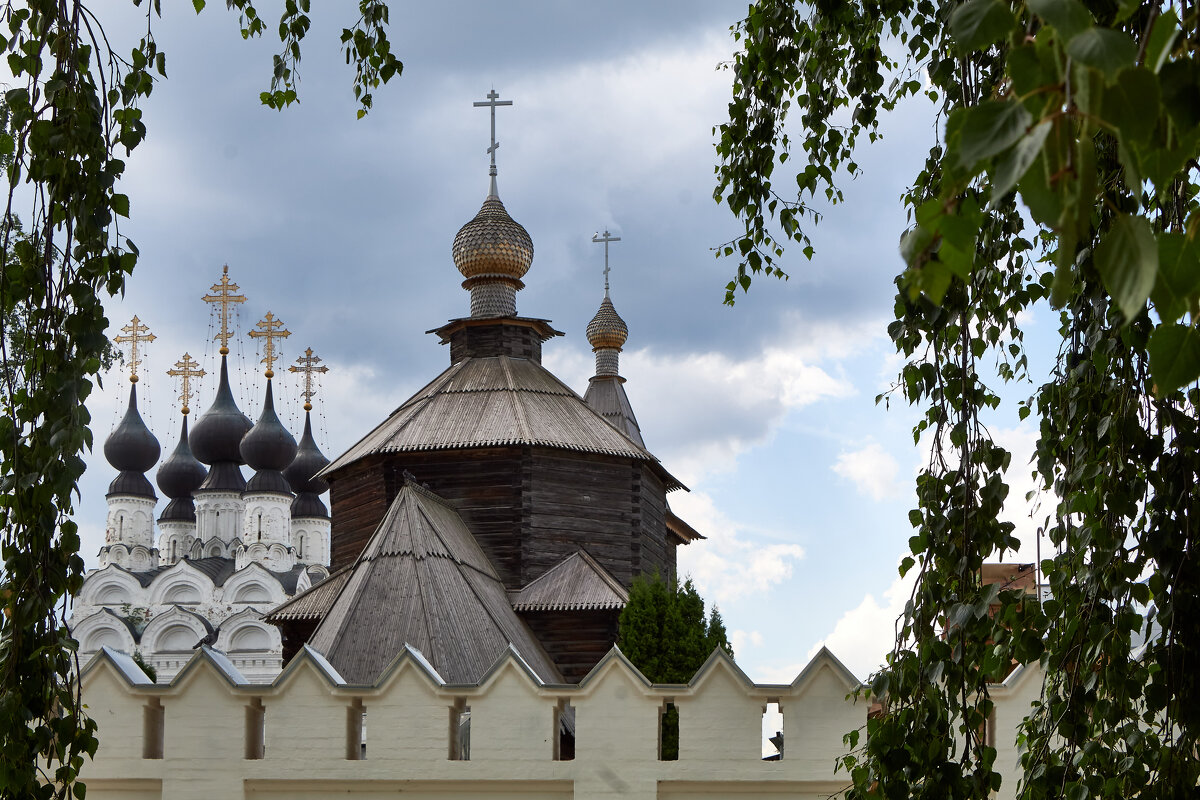 Вид с площади Крестьянина на Троицкий монастырь - Алексей Р.