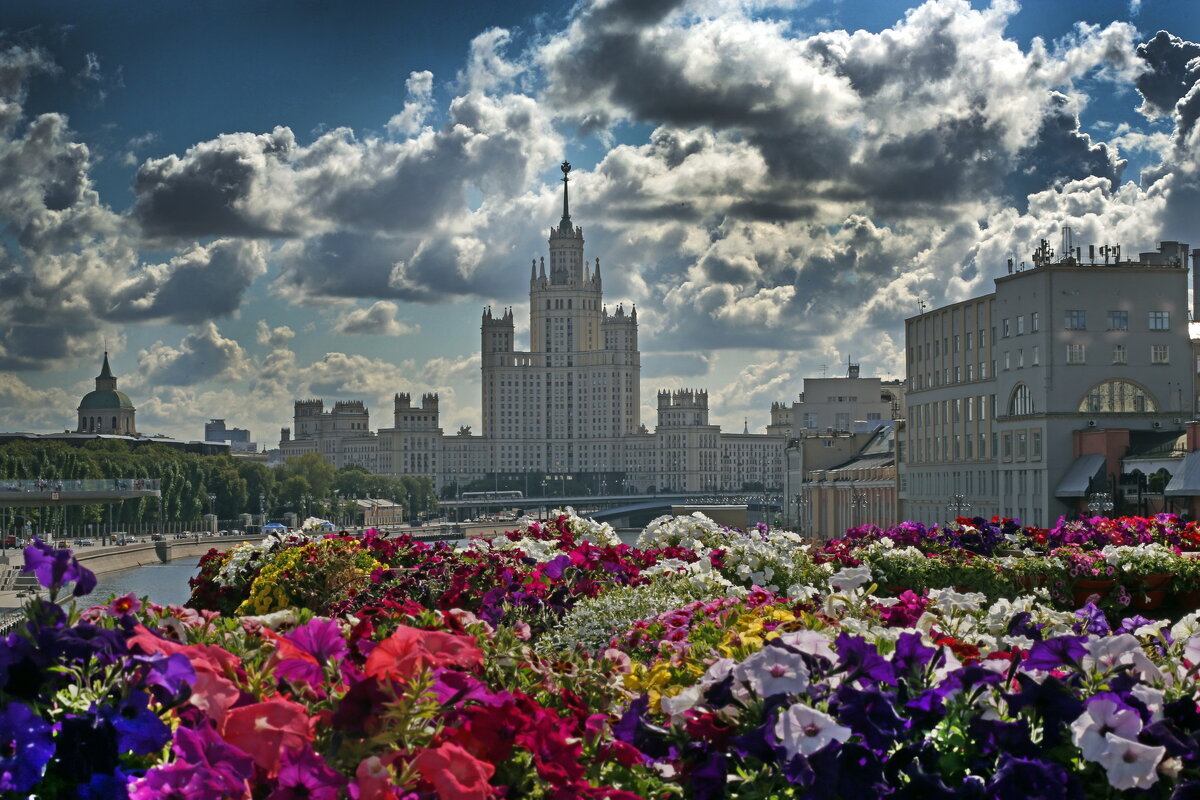 с Москворецкого моста - Михаил Бибичков