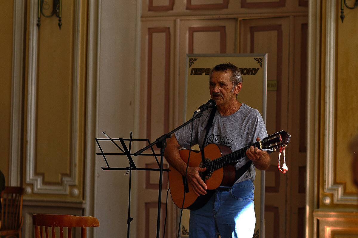 Певец - Юрий Гайворонский