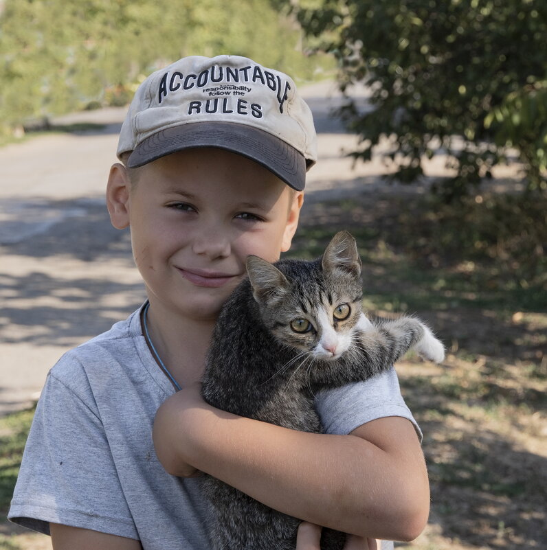 Мы с котеечкой вдвоём, замечательно живём - Надежда Парфенова 