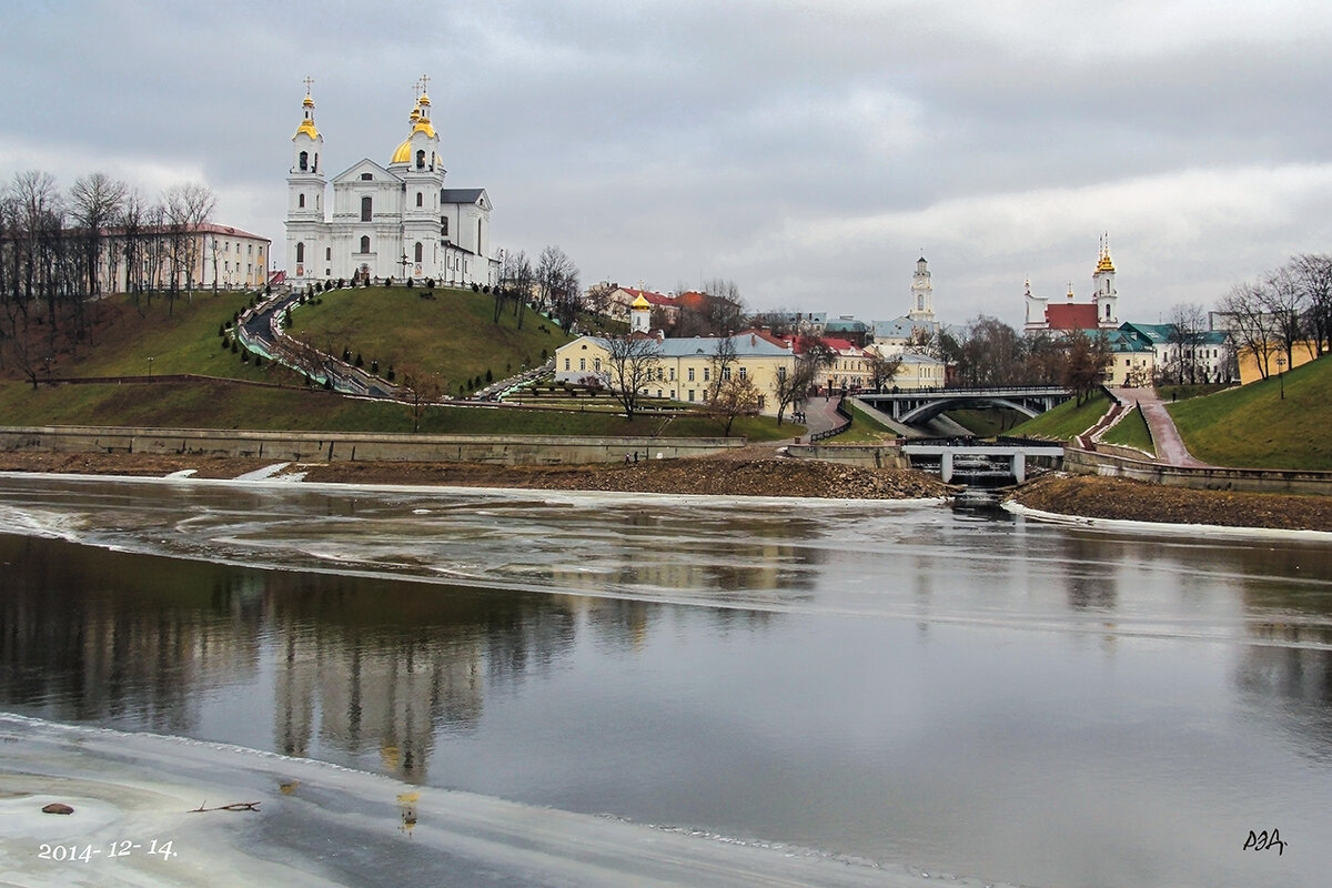 *** - Роланд Дубровский