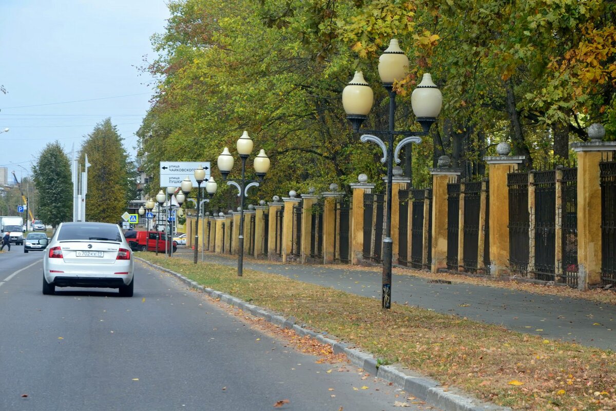 Осень в городе. - Михаил Столяров