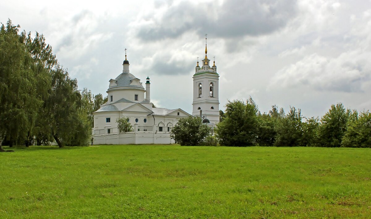 В центре села Константиново - Владимир Соколов (svladmir)