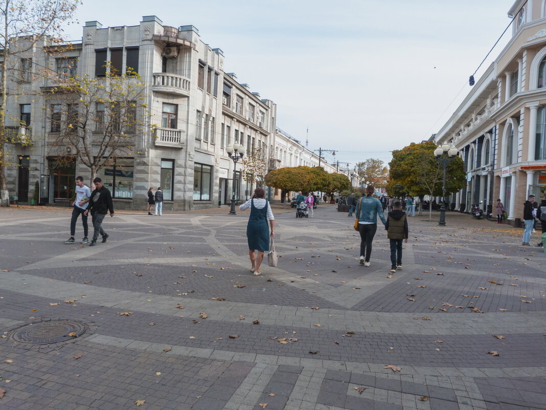 На улицах города - Валентин Семчишин