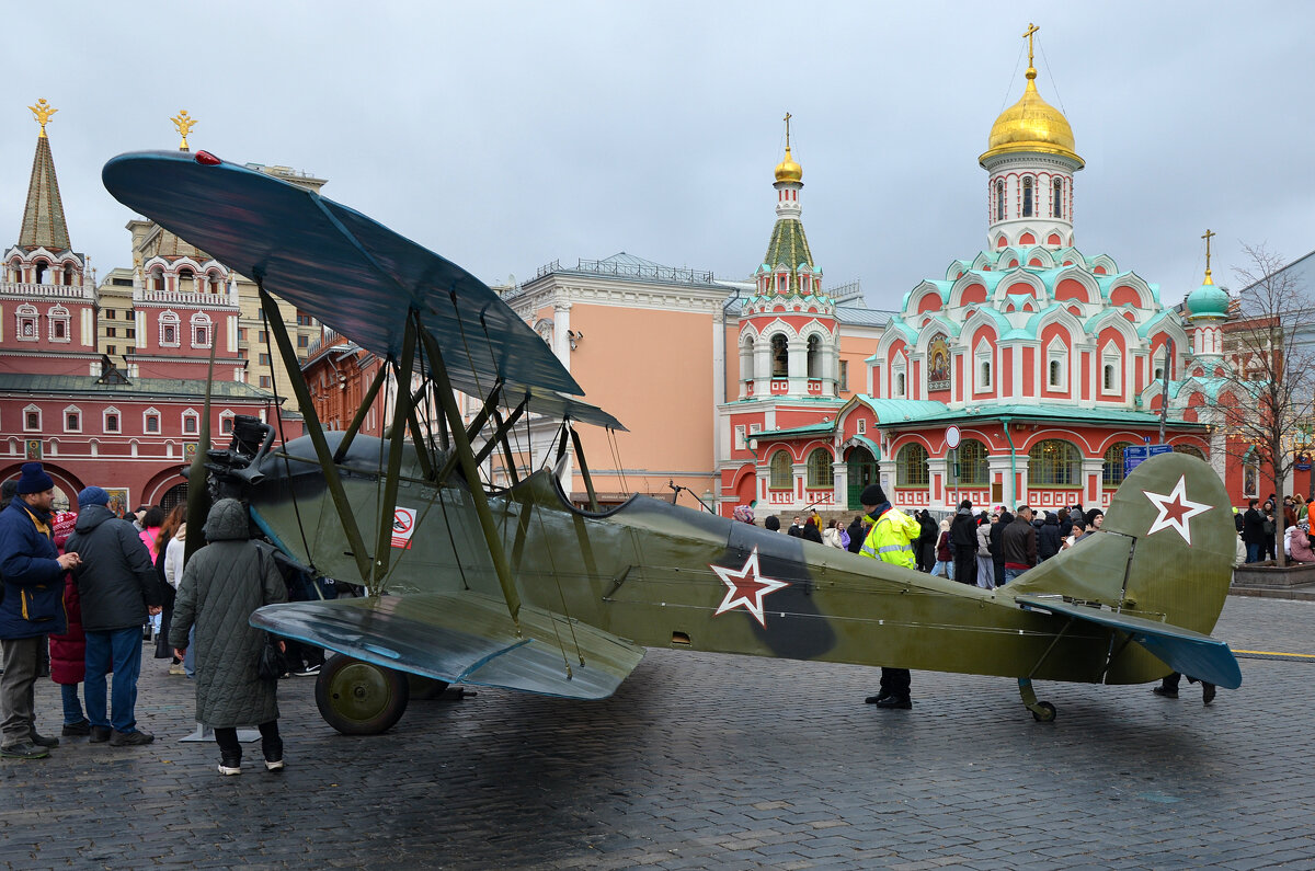 Москва. Красная Площадь. Выставка военной техники 7 ноября 2024г. - Наташа *****