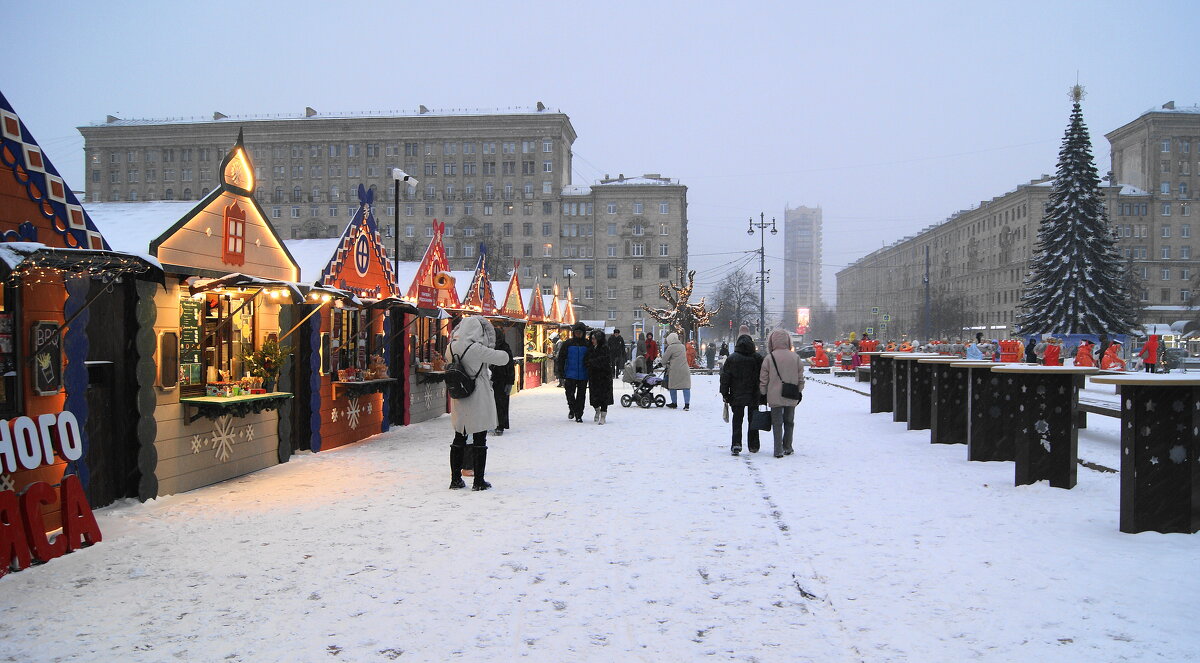 МОСКОВСКАЯ ПЛОЩАДЬ - Виктор Никитенко