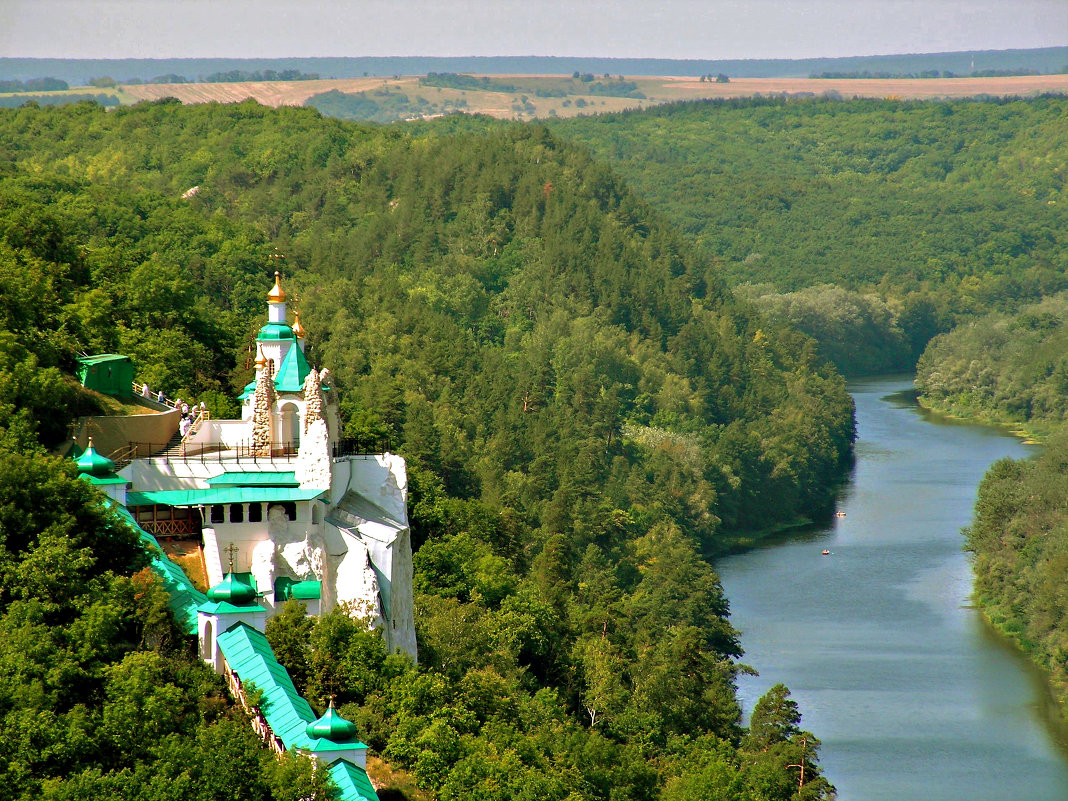 Монастырь над рекой - Дмитрий тчк.