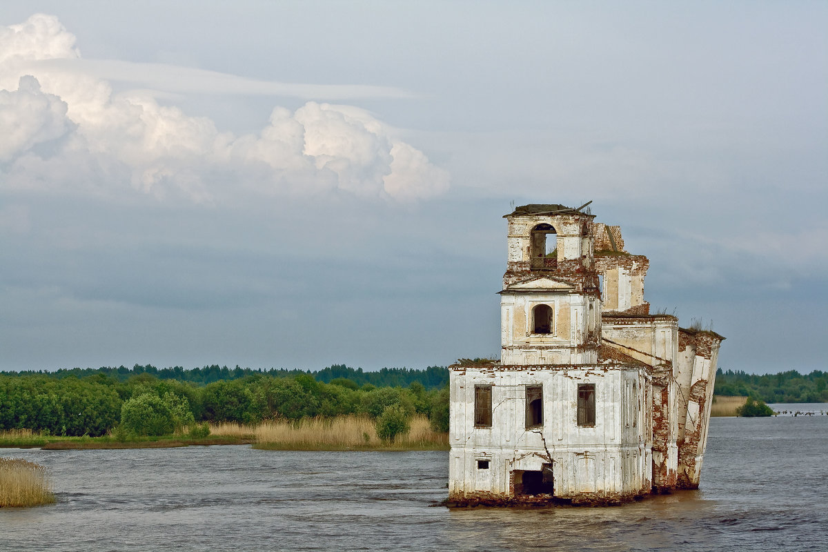 Затопленная церковь Крохинского погоста у истока Шексны из Белого озера - Ольга Маркова