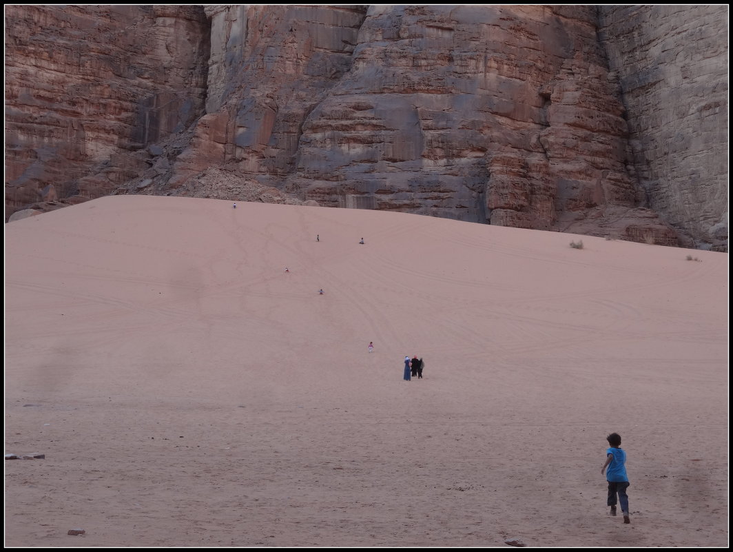 песочная гора в ущелье Вади Рам - Леонид Паулов 