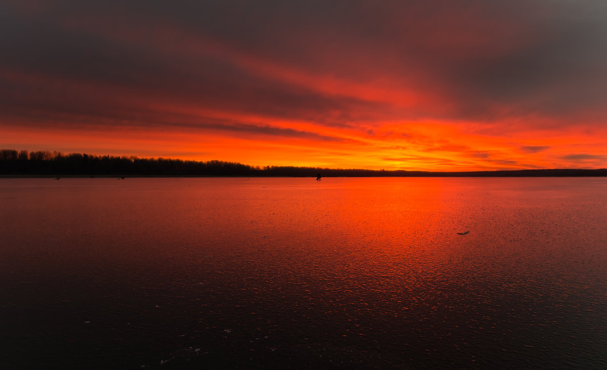 Восход над озером - Ilya Khrustalev